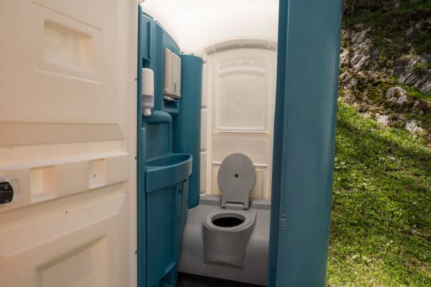 Best Portable Restroom Servicing (Cleaning and Restocking)  in Mustang Ridge, TX